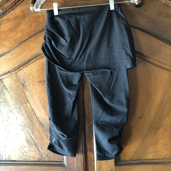 Lucy Cropped Black Athletic Leggings with Attached Skirt XS - Picture 4 of 8
